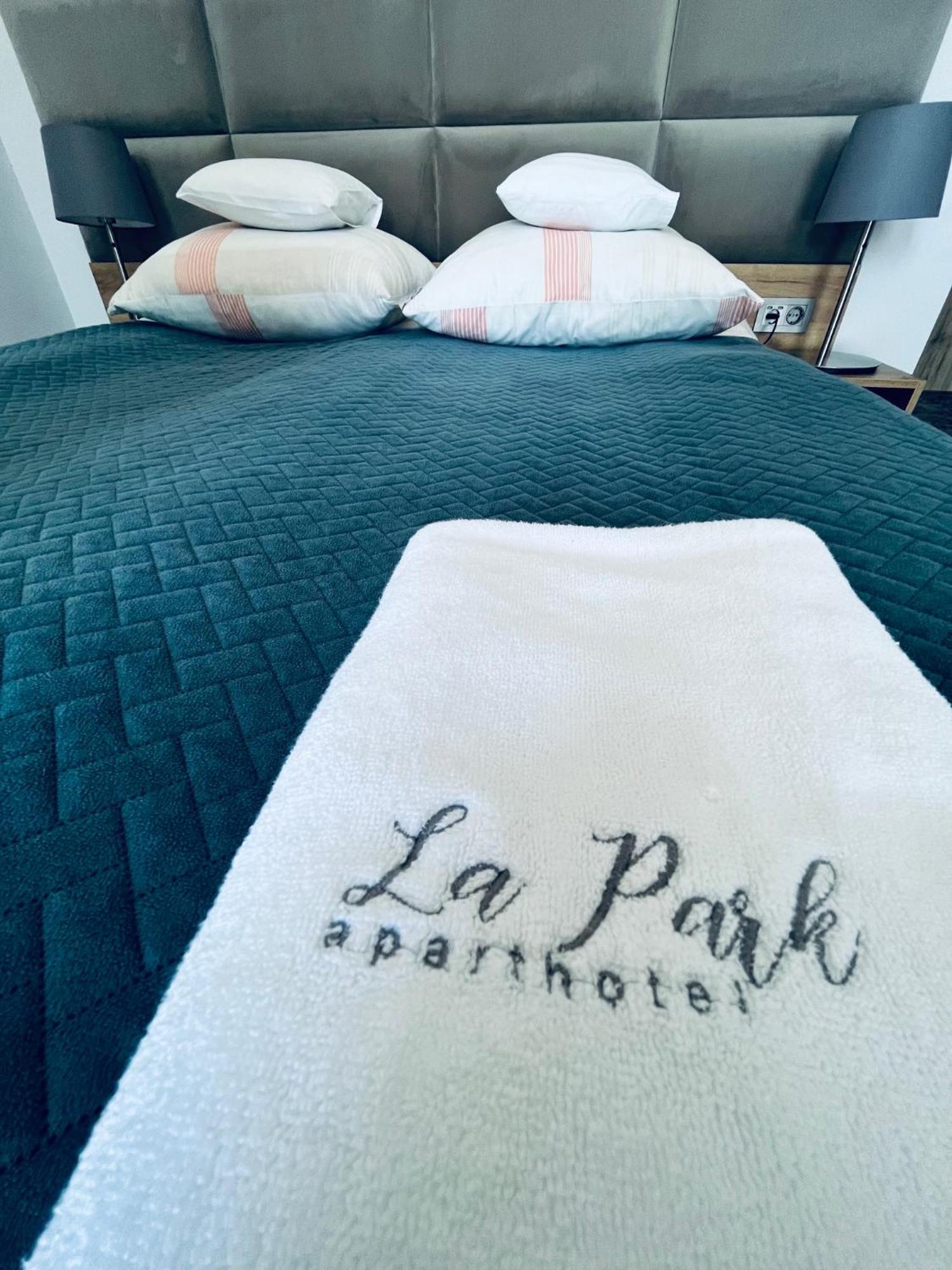 La Park Aparthotel クドヴァ・ズドゥルイ エクステリア 写真