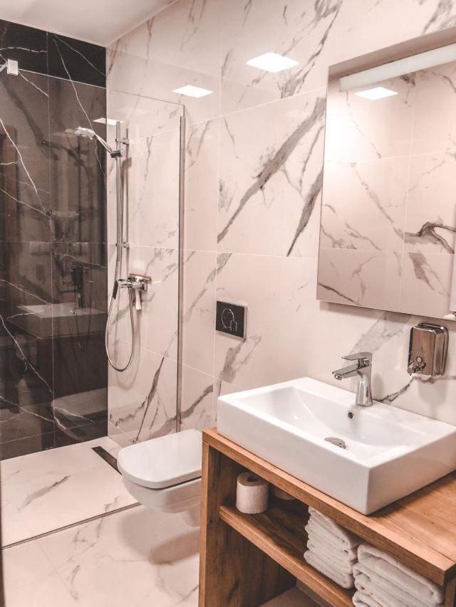 La Park Aparthotel クドヴァ・ズドゥルイ エクステリア 写真